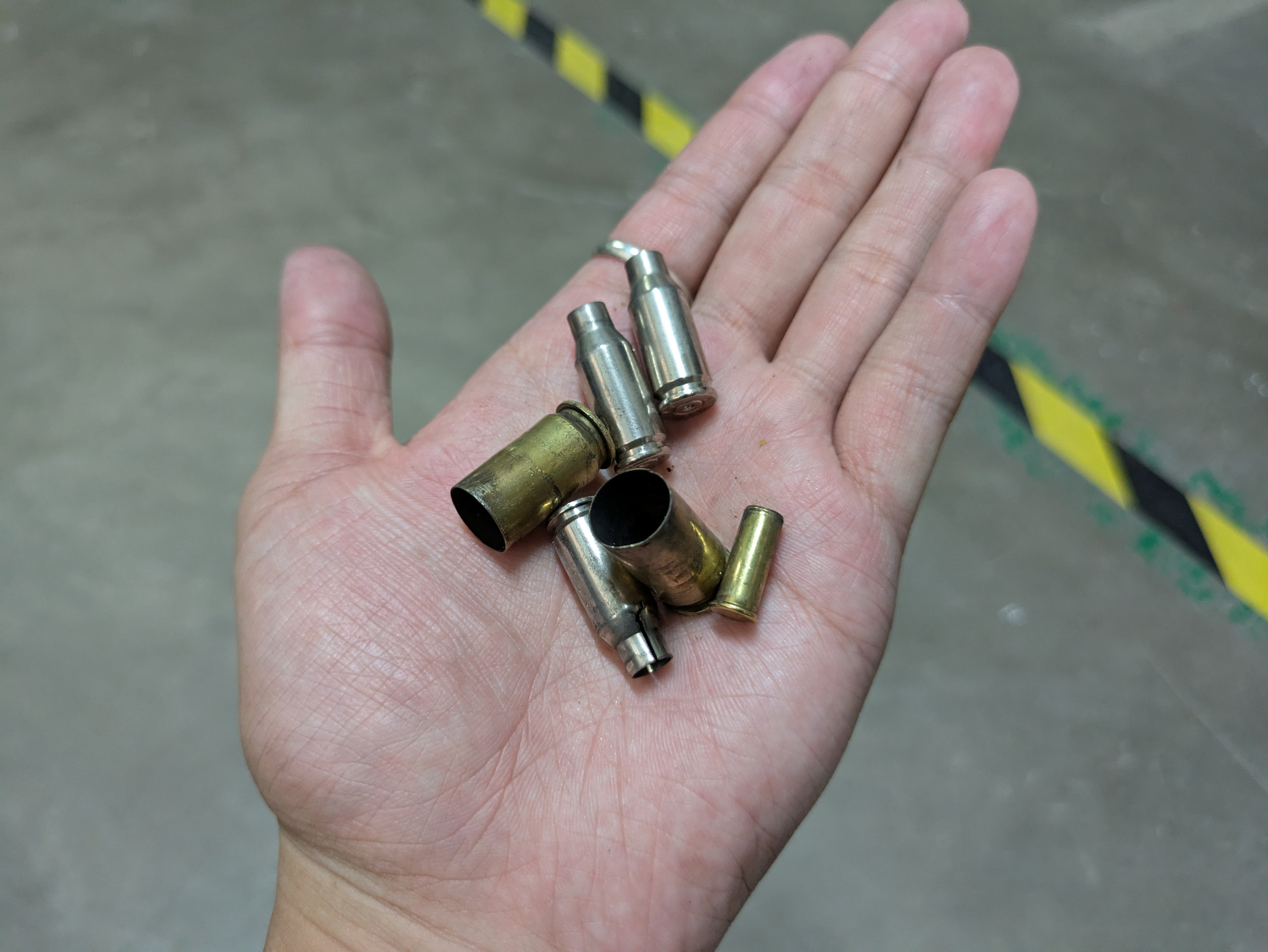 セブ島 射撃場 薬莢